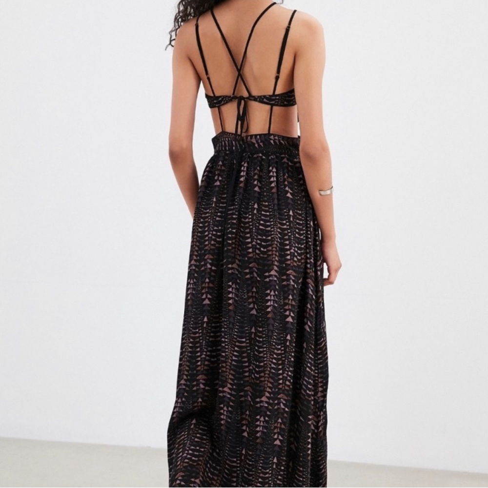 URBAN OUTFITTERS ECOTE Hannah Geometric Cutout Strappy Back Maxi Dress